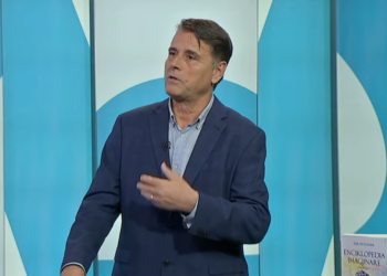 Ish-kryeministri Kosumi nuk u ftua për 25 vjetorin e çlirimit: Qeveri me kujtesë selektive