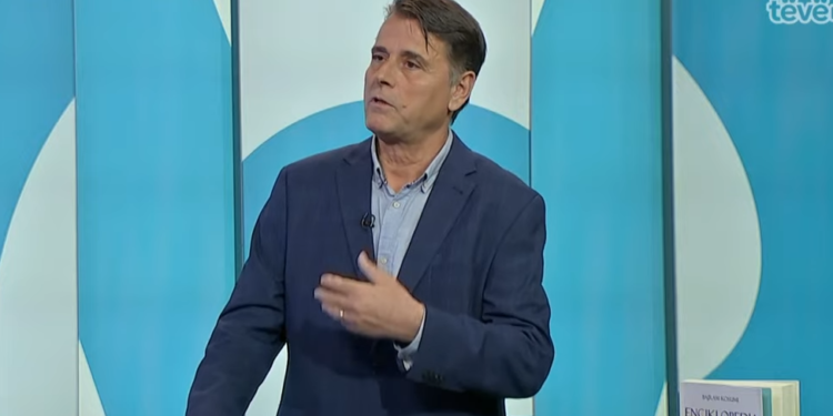 Ish-kryeministri Kosumi nuk u ftua për 25 vjetorin e çlirimit: Qeveri me kujtesë selektive