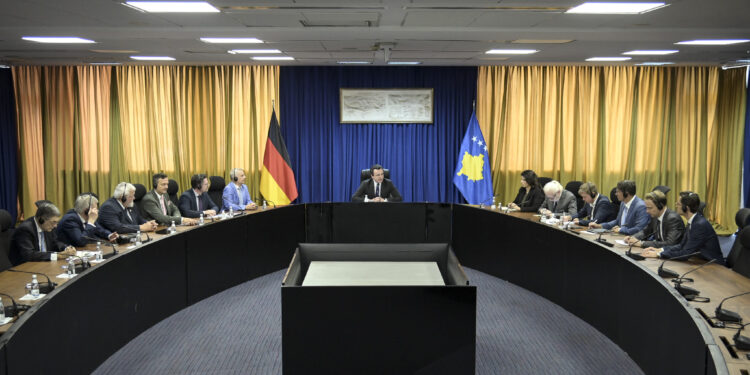 Kurti pret delegacion gjerman, me ta diskuton për marrëdhëniet e forta mes dy shteteve
