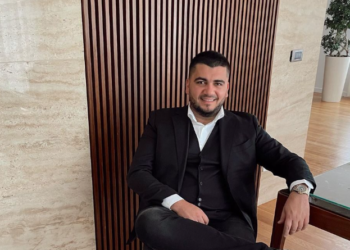 Ermal Fejzullahu prezanton vajzën e tij