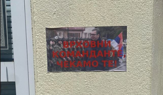 Vuçiq shfaqet si “komandant suprem” në veri, Sveçla paralajmëron arrestimin e tij