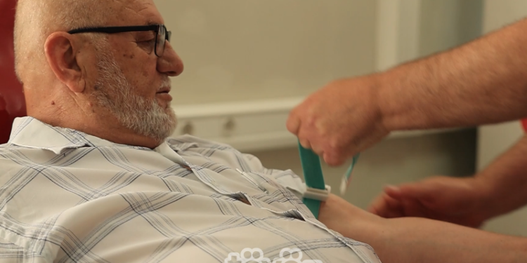 69 vjeçari dhuron gjak për të 135-në herë