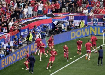 Flamuj anti-Kosovë sërish në stadiumin ku luan Serbia