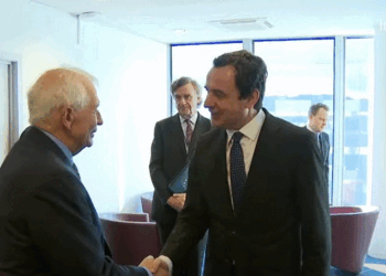 “Kemi një kryeministër që nuk kryen punë” – Opozita kritikon Kurtin se po ndryshon vazhdimisht deklaratat