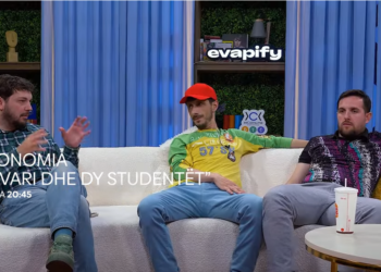 Gjakovari në studio me dy “katundarë”