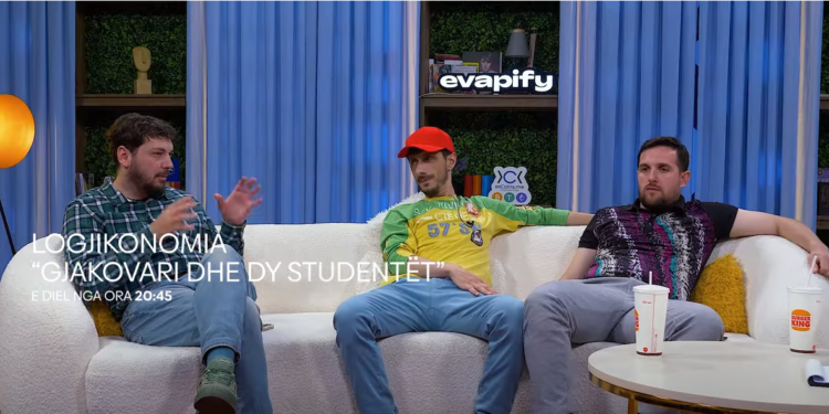 Gjakovari në studio me dy “katundarë”