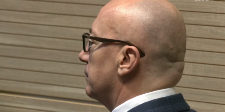 Ish-kryetari i Listës Serbe dënohet me 3 muaj burgim me kusht