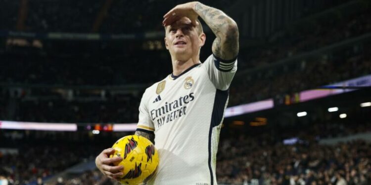 Reali gjen zëvendësuesin e Toni Kroos, nisin bisedimet me agjentët e lojtarit