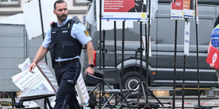 Vdiq polici që u plagos në sulmin me thikë në Gjermani