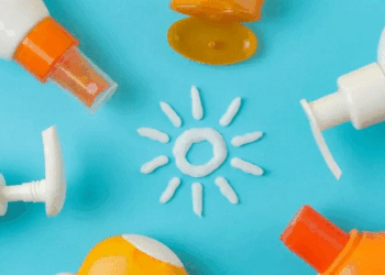 Si të zgjidhni një krem kundër diellit pa toksina të dëmshme