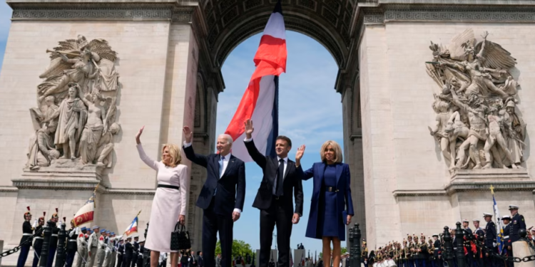 Macron mirëpret Bidenin në Paris, Ukraina në krye të agjendës