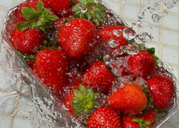 Si të pastroni luleshtrydhet për të shmangur hepatitin A?