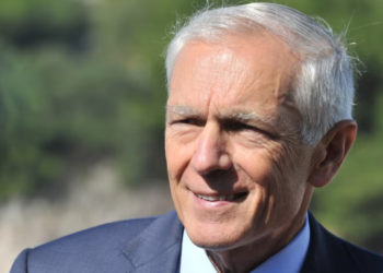 Clark: Ambiciet ruse pengojnë stabilitetin mes Kosovës dhe Serbisë