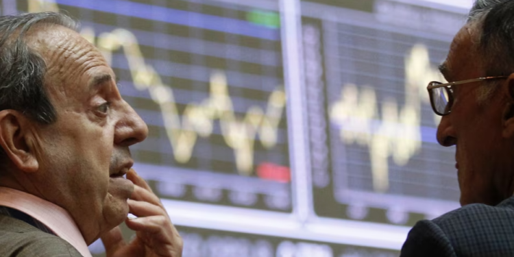 Euroja dobësohet pas rezultatit të zgjedhjeve evropiane