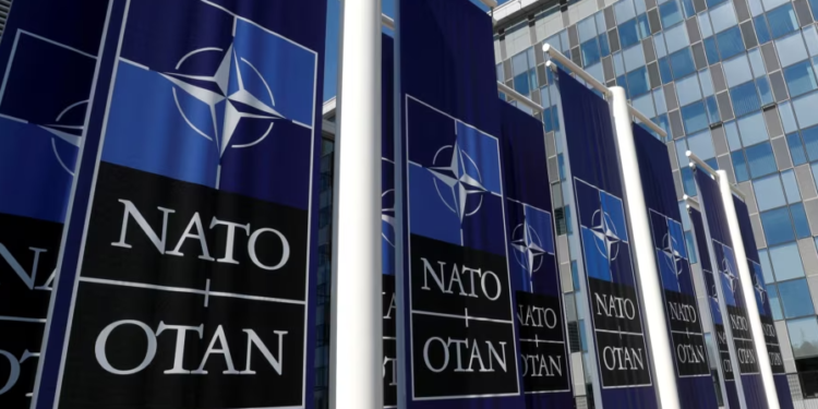 NATO thotë se mbi 300 mijë trupa janë në gatishmëri të lartë