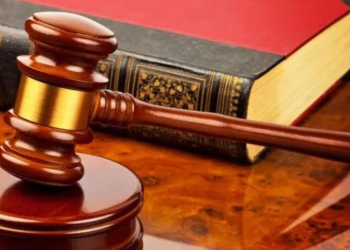 Tetë persona dënohen me mbi 28 vite burgim për hedhjen e granatave në dy lokale afariste në Prishtinë