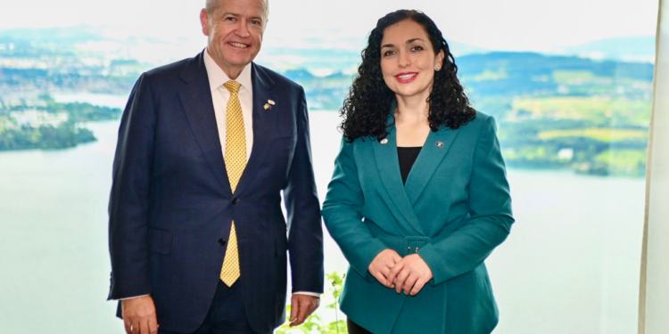 Osmani takohet me ministrin australian, folën për rolin e kosovarëve që jetojnë në Australi