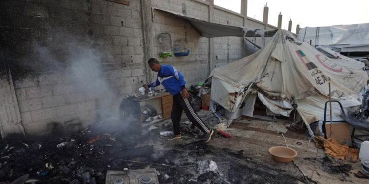 Kryqi i Kuq thotë se 22 njerëz janë vrarë si pasojë e një sulmi afër zyrës në Gazë