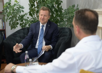 Szunyog takon Nurën e Lladrovcin, flasin për zbatimin e projekteve të financuara nga BE