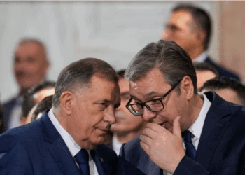 Vuçiq iu përgjigjet kritikave për “kuvendin gjithëserb” duke e akuzuar Ambasadën amerikane