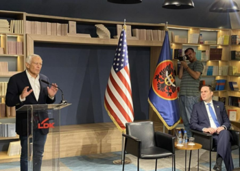 Clark: Shpresoj që do të vazhdoni t’i forconi lidhjet me ShBA-në dhe ta shihni atë si mike të mrekullueshme