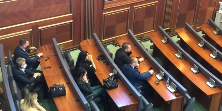 Deputetët serbë paguhen pa shkuar në seanca, mbi 300 mijë euro nga dhjetori i vitit 2022