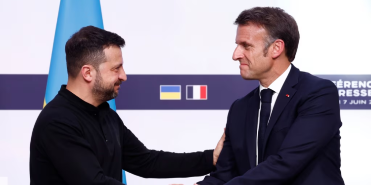 Macron: Franca, afër krijimit të koalicionit të instruktorëve ushtarakë për Ukrainën