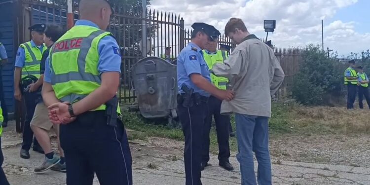 Manifestimi i Vidovdanit, shoqërohet një person në stacionin e policisë