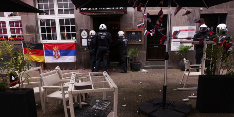 Arrestohen shtatë tifozë serbë, pas përleshjeve para ndeshjes kundër Anglisë në EURO 2024