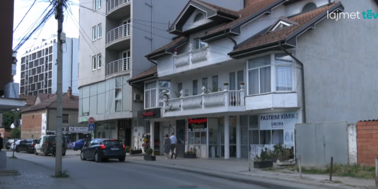 Familjarët e Qerimit besojnë në drejtësi, banorët hezitojnë të flasin