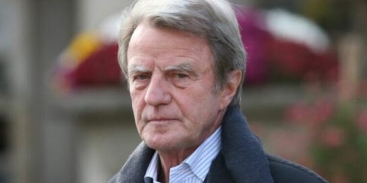 Ambasada e Francës del me njoftim për anulimin e vizitës së Kouchnerit