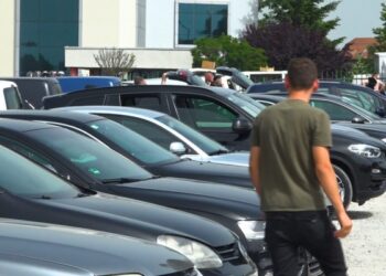 ​Tregu i automjeteve, çmime të larta e pak blerës