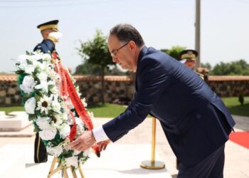 Presidenti Begaj nderohet me titullin “Qytetar nderi i Deçanit”