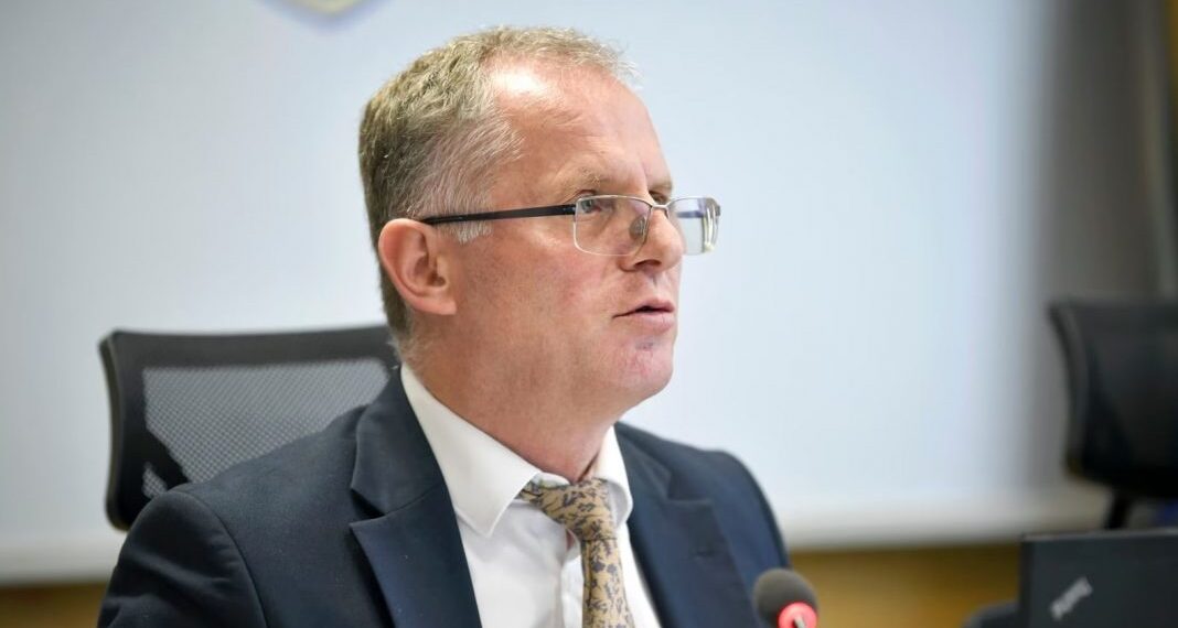 Bislimi raporton në Komisionin për Integrime Evropiane