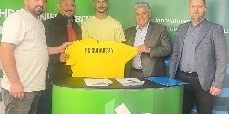Boshnjaku, transferimi i parë te FC Suhareka