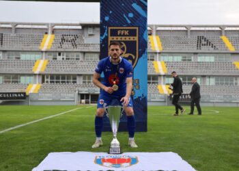 Prishtinës i largohen tre futbollistë