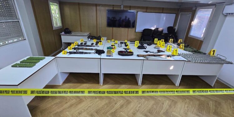 Policia tregon lokacionet ku u gjet armatimi në veri