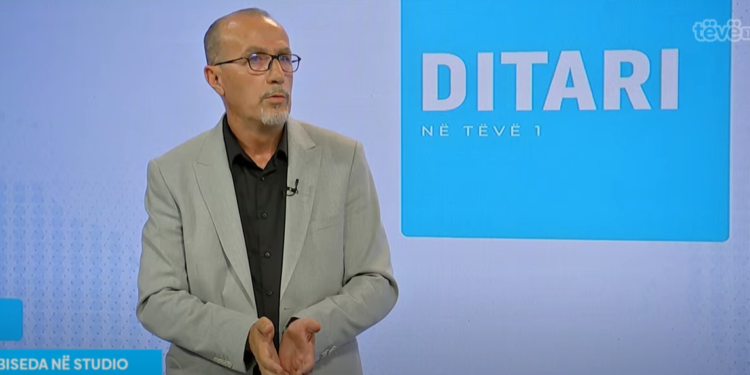 Haxhiu i reagon Konjufcës i cili tha se biseda e Kusari-Lilës me Radoiçiqin nuk është tradhti kombëtare