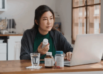 A lejohet të merrni vitaminë C dhe hekur së bashku?