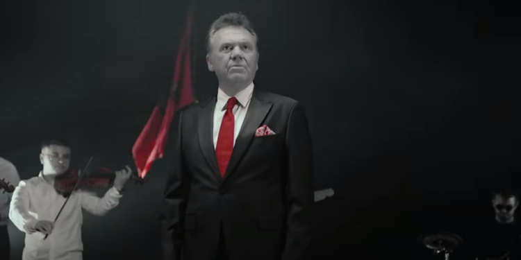 Ilir Shaqiri publikon këngën “Ali Pashë Gucia”