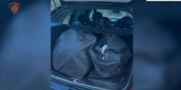Kapen 19 kg kanabis brenda një automjeti në Tiranë, arrestohen 4 persona