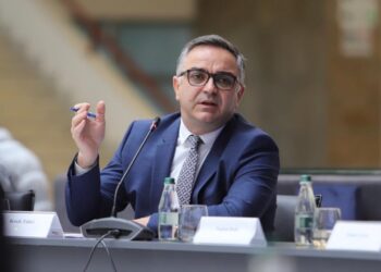 Tahiri – Kurtit: Lëri filterat e bojlerat, përfundoje ndonjë projekt