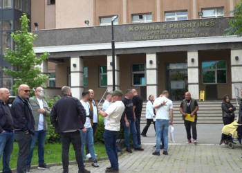 ​Protestojnë banorët e “Kalabrisë”, kërkojnë të rritet koeficienti i lagjes