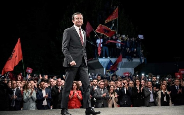 Kurti pritet ta përfundojë në tërësi mandatin, skepticizëm për zgjedhje në vjeshtë