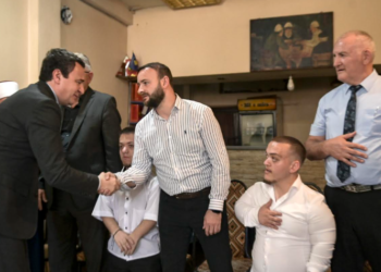 Kurti për ngushëllime në Vushtrri, përkujton aktivistin Agim Vatovci