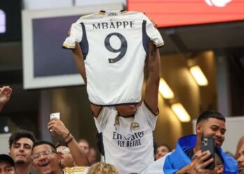 Mbappe zgjedh numrin 9 te Reali