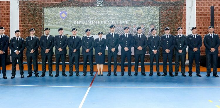 Osmani iu uron suksese dhe shërbim të shquar kadetëve të rinj