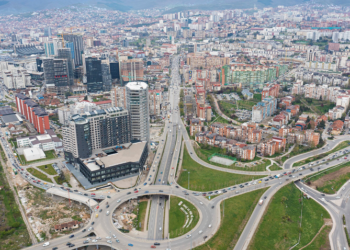 ​Kosova me shkallë të lartë të varfërisë, Sadiku: Rritja ekonomike e pamjaftueshme