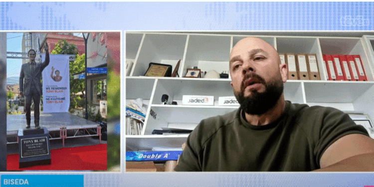 U kritikua për shtatoren e Tony Blair, përgjigjet skulptori