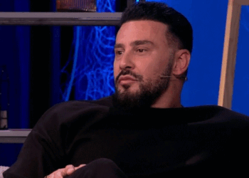 Robert Berisha sqaron raportin me Lei Krajën: E konsideron motër